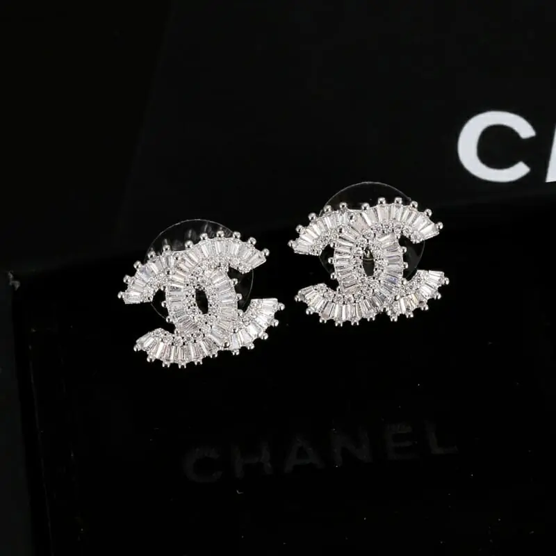 chanel boucles doreilles pour femme s_122a366